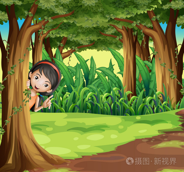 一个年轻的女孩躲在森林里