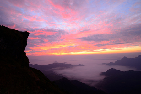 在 phucheefa，泰国山日出