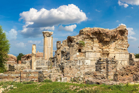 古老的城市以弗所遗址, 在土耳其的古希腊城市, 在一个美丽的夏日