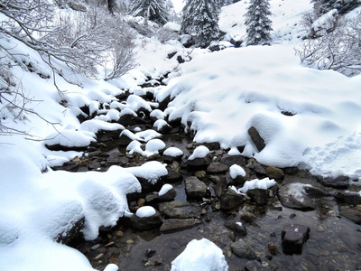 雪和山