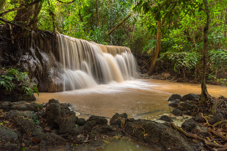 淮梅 Kamin, 美丽的瀑布, 旅游胜地, 在泰国碧府