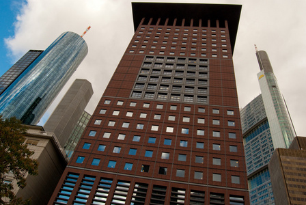 在法兰克福市中心的摩天大楼图片