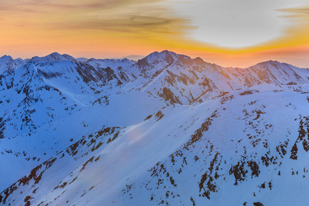 美丽的日落，罗马尼亚 Fagaras 山区