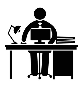 办公室职员坐在办公桌上, 电脑和办公室文件