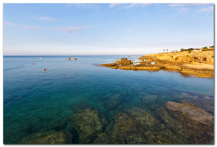 在 protaras 附近的塞浦路斯岛上的美丽海岸