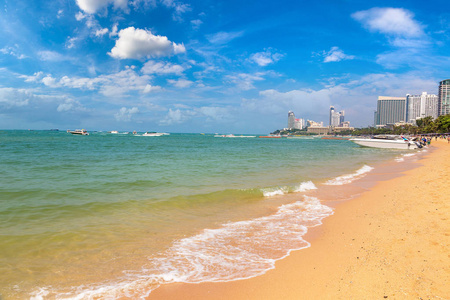 芭堤雅海湾和海滩, 泰国在夏天天