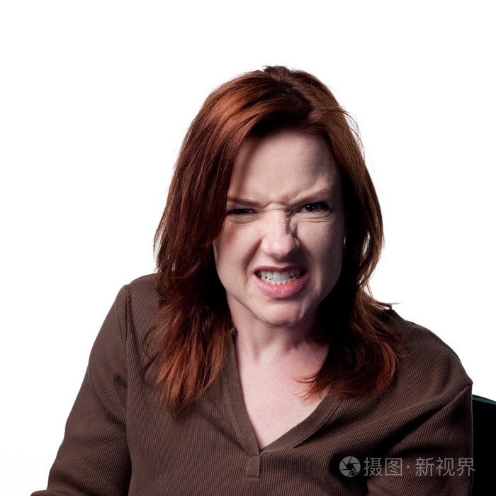 愤怒的红头女人