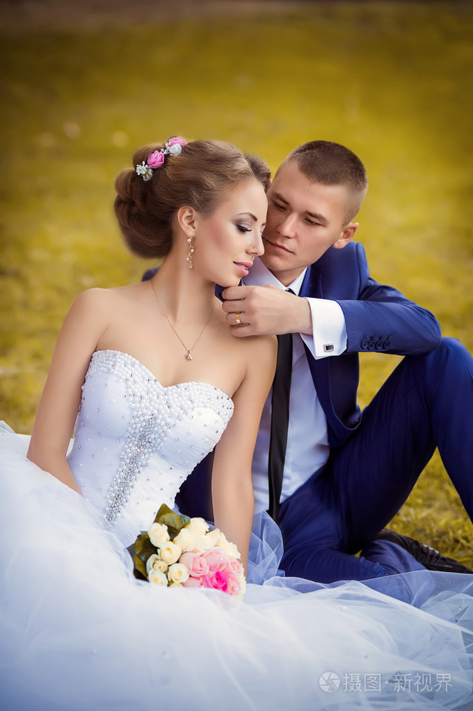 美丽的新娘和新郎照片-正版商用图片0a28u4-摄图新视界