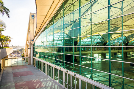 现代建筑在国际会议中心的 San Diego，裹挟