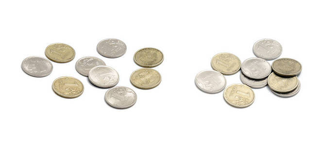 俄罗斯硬币两堆一溢, 其他放一起。所有白色背景