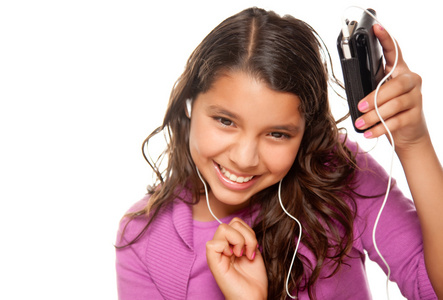 西班牙裔女孩与音乐耳机