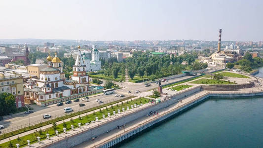 俄罗斯, 伊尔库茨克。顿悟大教堂。安加拉河路堤, 伊尔库茨克创始人纪念碑。俄罗斯伊尔库茨克的文本, 从德龙