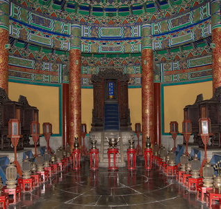 祈祷大厅天坛公园 (天上祭坛) — — 好收成,北京,中国的祈祷大厅内