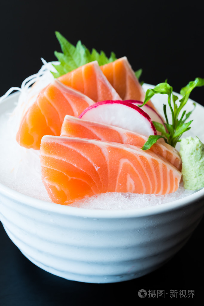 原料三文鱼刺身