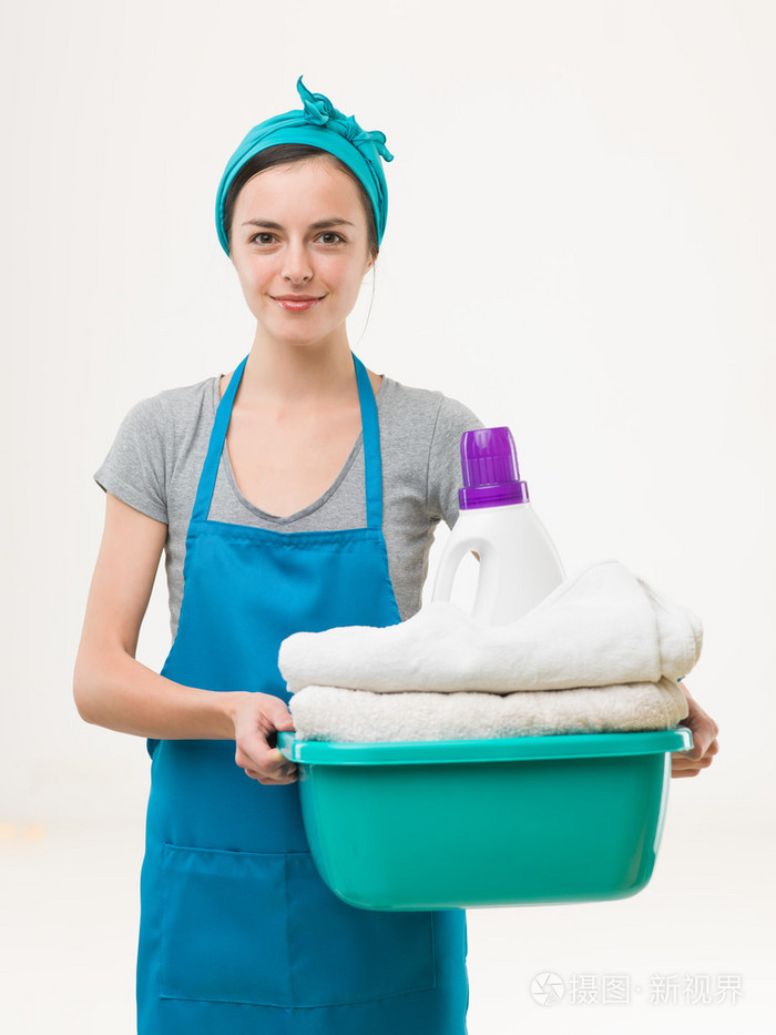 快乐女佣洗衣服