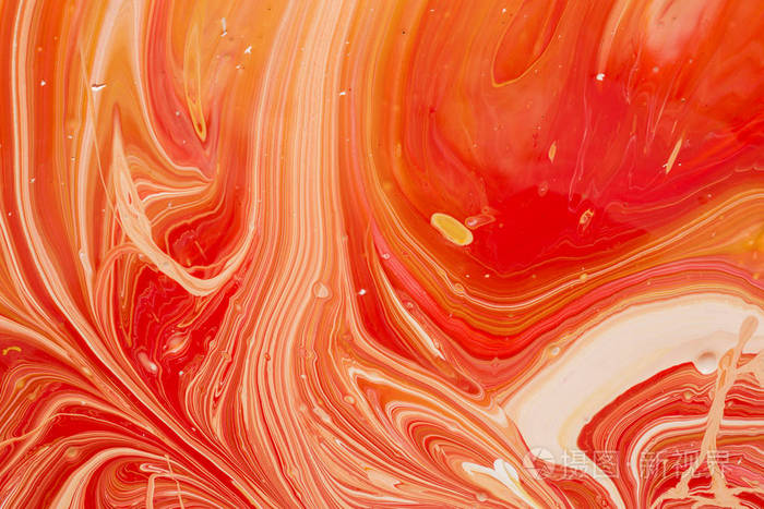 制造油漆复合色的照片用不同颜色混合丙烯酸颜料marbleized