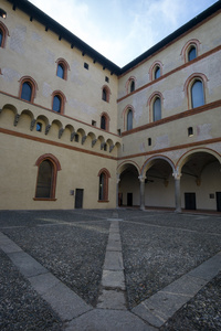 斯福尔扎城堡庭院
