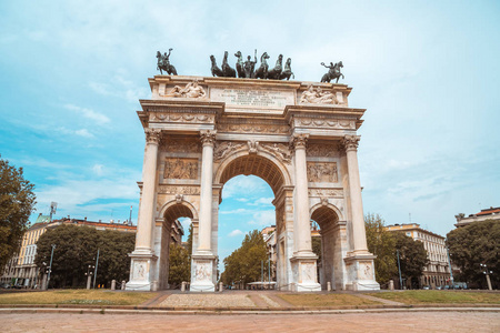 和平拱门或森皮奥的门在米兰, 在森皮奥公园附近
