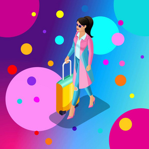 等距女孩在一个明亮的时尚的雨衣与手提箱匆匆到机场, 度假, 旅游, 旅游, 在一个丰富多彩的明亮背景