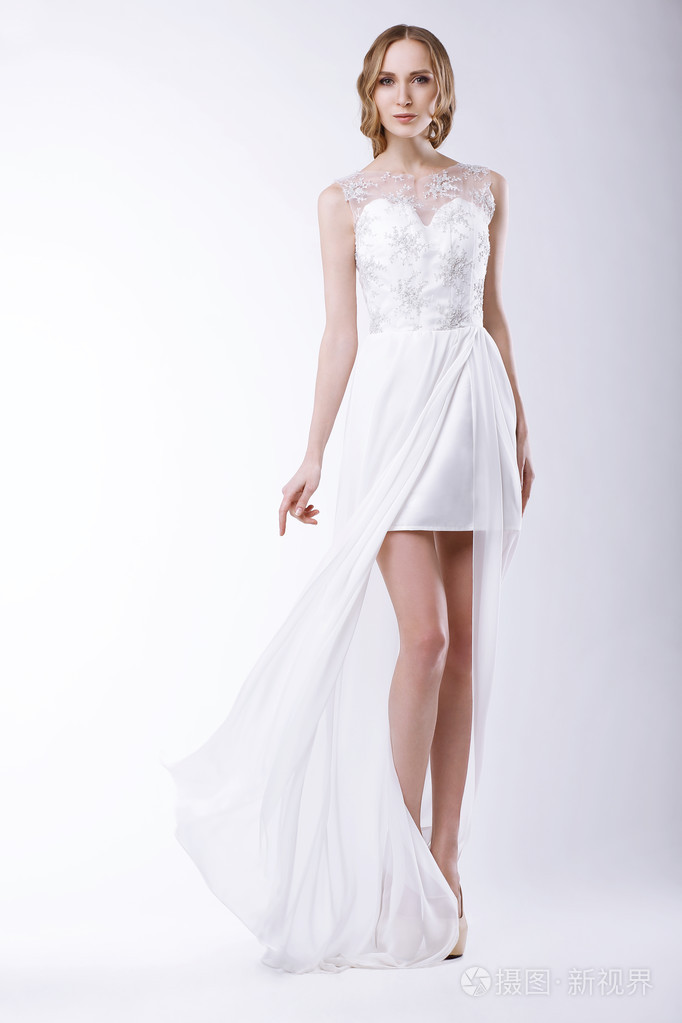 浪漫的新娘,在喜庆的新娘礼服