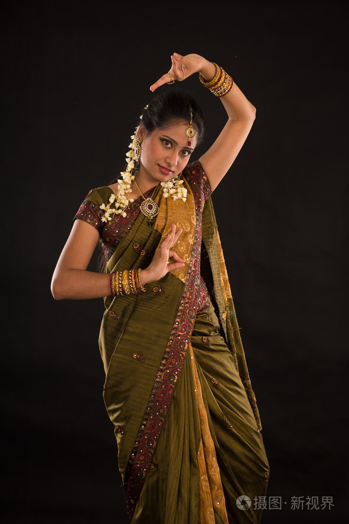 在排灯节灯节期间印度女舞