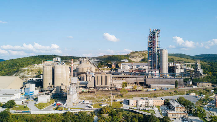 水泥生产厂鸟瞰图工厂钢管巨人的建筑概念