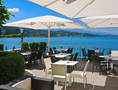 在 coast.resort portschach 上的餐厅，我 worthersee。奥地利