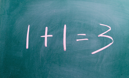 1 加 1 等于 3 协同概念照片