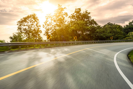 山地运动模糊公路