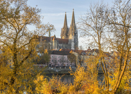 雷根斯堡的秋季城市景观