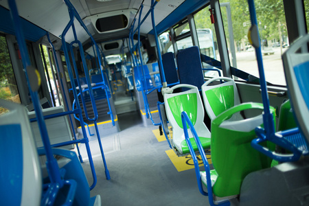 现代城市公交车的座位地方