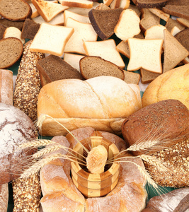 新鲜的面包谷物和小麦的组成