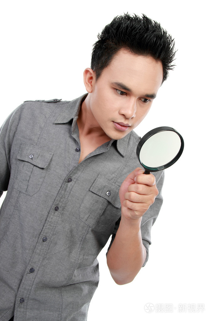 通过放大镜找人照片-正版商用图片0abv9b-摄图新视界