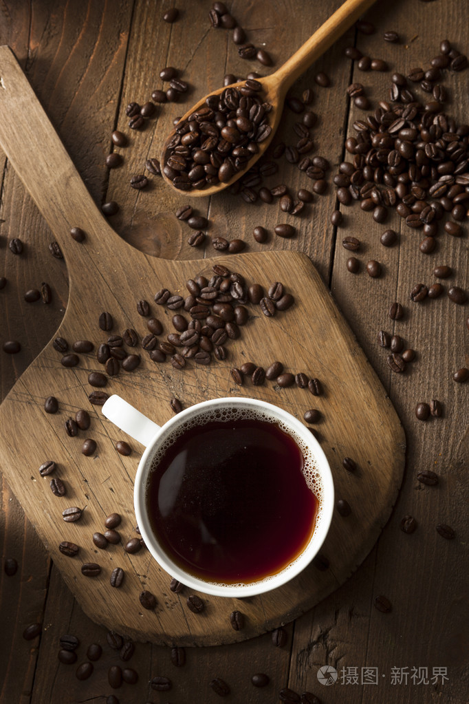 黑暗的有机黑咖啡