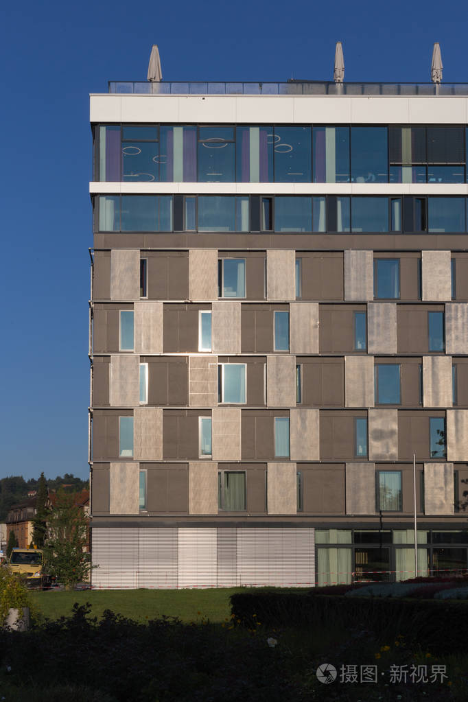 现代酒店立面在晨光在德国南部靠近斯图加特