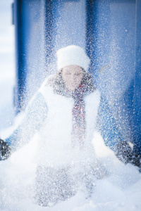 抛雪的女人