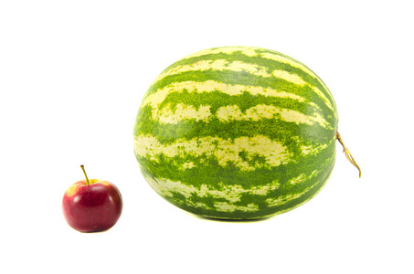 隔离白西瓜和红苹果照片