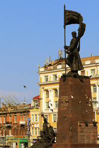 对于苏联的力量后为苏维埃政权在符拉迪沃斯托克 海参崴 战士民间 Warhe 纪念碑, 建于苏联在符拉迪沃斯托克 海参崴 