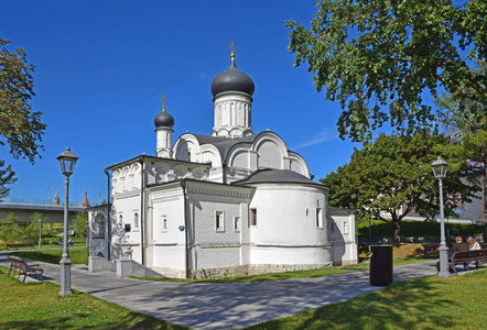 安娜构想教堂是一个有洗礼的教堂。1547年石头教堂的建设的开始。建筑师是未知的。俄罗斯, 莫斯科, 2018年9月