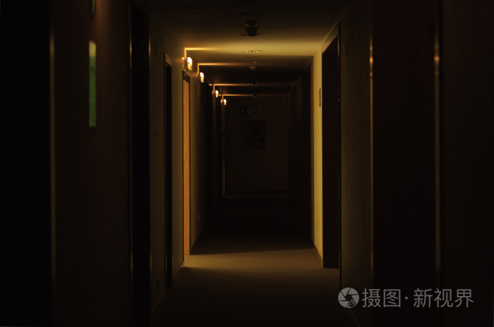 黑暗的走廊