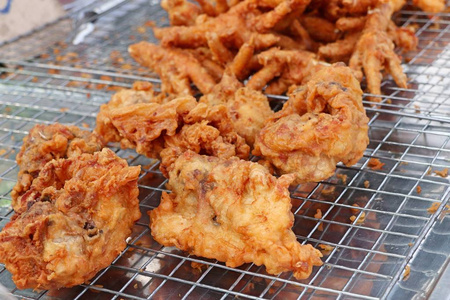 在街边食物炸鸡