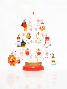 用木制玩具圣诞树装饰的圣诞白票