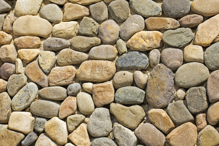 墙上的不规则形状的石头