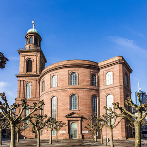 帕乌尔斯教堂，在法兰克福著名教堂