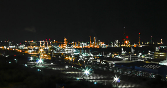 化工厂的夜景图片