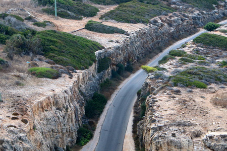 在以色列北部的山区道路