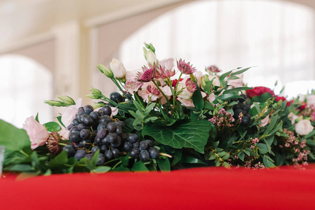 从婚宴上的鲜花组成图片