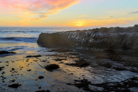 四里海滩上的日落。怀尔德牧场州立公园, 圣克鲁斯, 加利福尼亚州, 乌萨