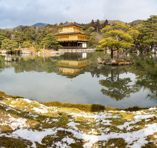 金阁寺与雪