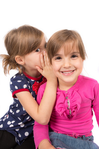 说悄悄话在朋友的耳边说悄悄话照片